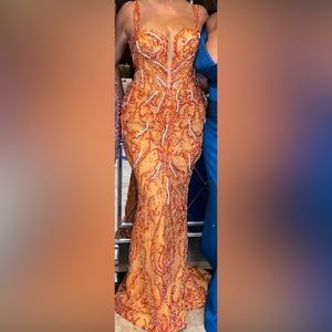 SOLD!!!!This dress is stunning and sexy🔥 it’s a custom Fjolla Naile gown